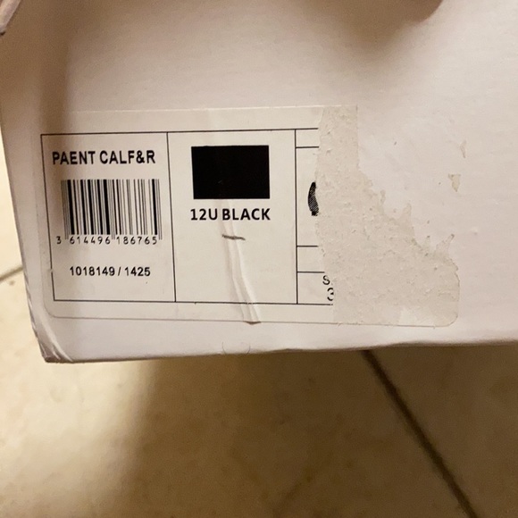 It’s dior. Good for 37 eu, 37.5eu - Picture 2 of 4